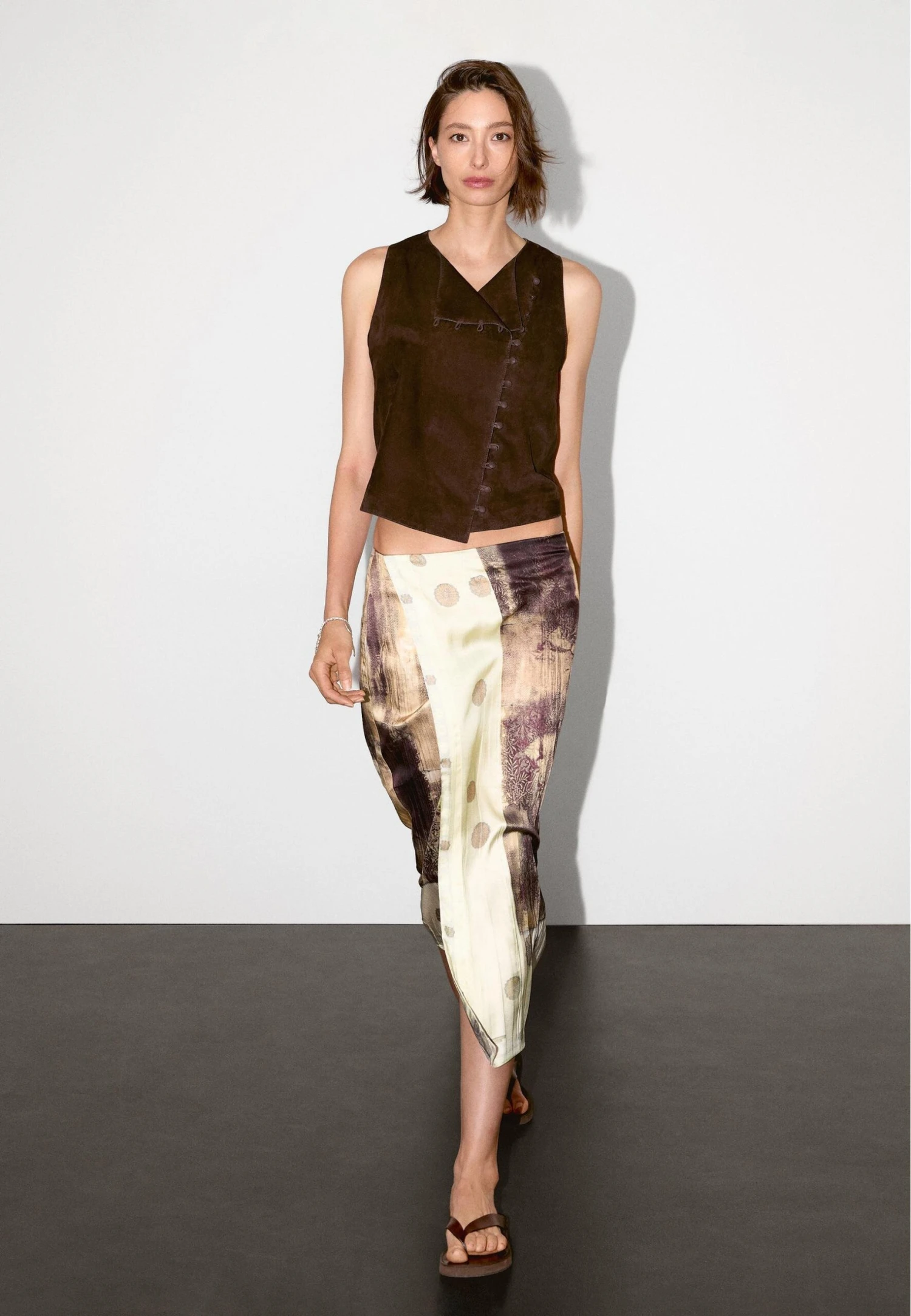 Massimo Dutti PRINTED SATIN MIDI - A-line Skirt - Bordeaux 4 Massimo Dutti PRINTED SATIN MIDI - A-line Skirt - Bordeaux - Image 2