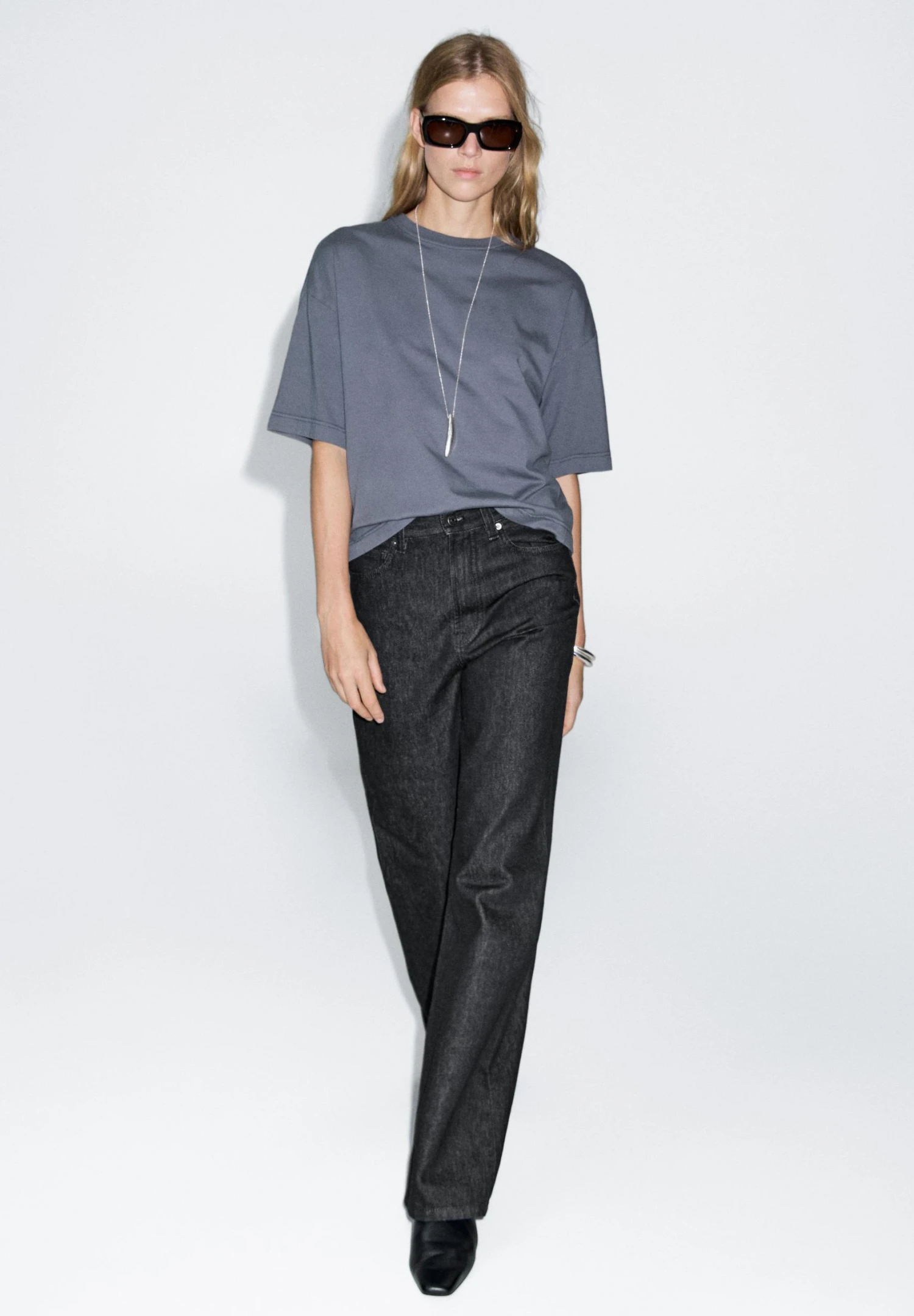 Massimo Dutti HIGH-WAIST WITH FRAYED HEMS - Straight Leg Jeans - Royal Blue 4 Massimo Dutti HIGH-WAIST WITH FRAYED HEMS - Straight Leg Jeans - Royal Blue - Image 2