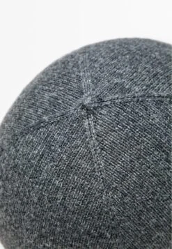 Massimo Dutti FINE - Beanie - Grey -Massimo Dutti Shop 9886b557c1364fa196cd3d96117cc40b