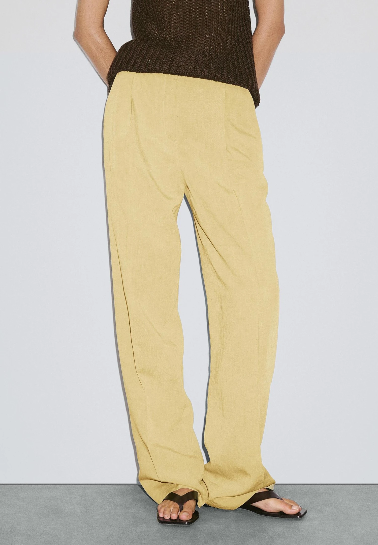 Massimo Dutti PLEATED WITH SIDE POCKETS - Trousers - Mustard Yellow 3 Massimo Dutti PLEATED WITH SIDE POCKETS - Trousers - Mustard Yellow