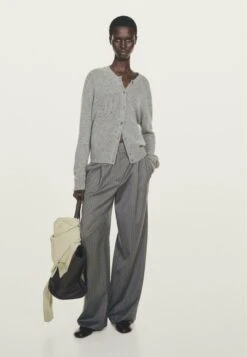 Massimo Dutti KNITTED CREW NECK - Cardigan - Grey -Massimo Dutti Shop 9bfb3af5a90c4d249e055f1c1caf0b23