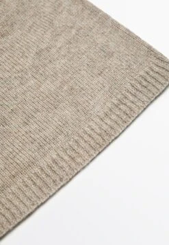 Massimo Dutti FINE - Beanie - Sand -Massimo Dutti Shop 9c170256dbe7440f85805ab9cc748e97