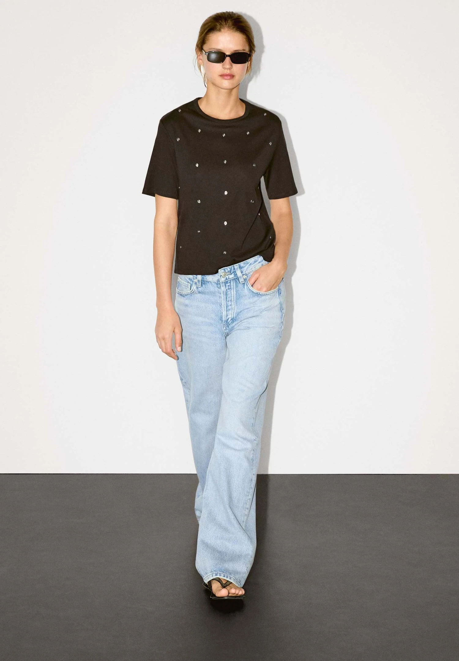 Massimo Dutti OVERSIZED WITH EYELETS - Print T-shirt - Dark Brown 3 Massimo Dutti OVERSIZED WITH EYELETS - Print T-shirt - Dark Brown