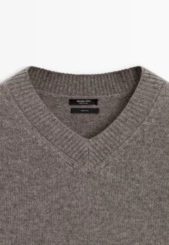 Massimo Dutti V-NECK KNIT - Jumper - Light Brown -Massimo Dutti Shop 9d18a533aa944366abd1b3d747495a4e