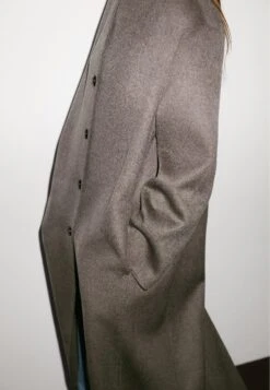 Massimo Dutti HIGH NECK - Classic Coat - Grey 16 Massimo Dutti HIGH NECK - Classic Coat - Grey -Massimo Dutti Shop 9e02d7b687ad411fbe590bfd334b5a62