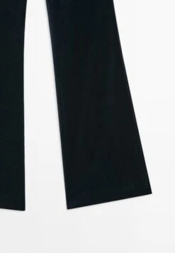 Massimo Dutti SKINNY FLARE FIT VELVET - Trousers - Dark Blue 21 Massimo Dutti SKINNY FLARE FIT VELVET - Trousers - Dark Blue -Massimo Dutti Shop 9efb3b9a9bcf4269805f3d6f2e0c0871