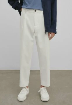 Massimo Dutti Studio-Darted Wide Fit- Chinos - White