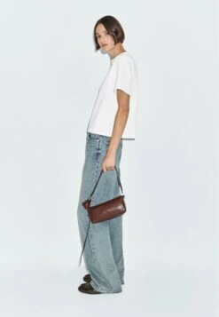 Massimo Dutti SHORT SLEEVE - Basic T-shirt - White -Massimo Dutti Shop 9f0b58e0e2c949d8a68be09347f9ad94