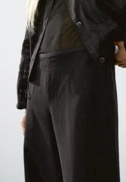 Massimo Dutti ELASTIC WAISTBAND - Trousers - Black -Massimo Dutti Shop 9f3e432e16744eec9dc10b6a8bf5227e