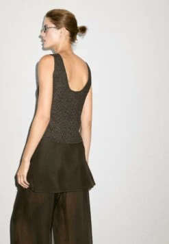 Massimo Dutti THICK STRAPS WITH ROUND NECK - Top - Mottled Dark Green 14 Massimo Dutti THICK STRAPS WITH ROUND NECK - Top - Mottled Dark Green -Massimo Dutti Shop 9f88d8818aba48d5b7056a34d73b329f