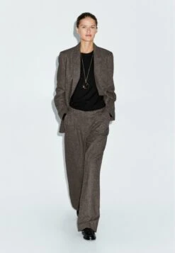 Massimo Dutti KNICKERBOCKER YARN EFFECT - Suit Trousers - Dark Brown 12 Massimo Dutti KNICKERBOCKER YARN EFFECT - Suit Trousers - Dark Brown -Massimo Dutti Shop 9f89e30ab01c48dab7180797650e31ed