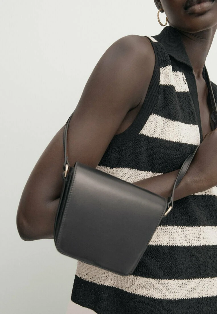 Massimo Dutti Textured Striped Sleeveless - Polo Shirt - Black 5 Massimo Dutti Textured Striped Sleeveless - Polo Shirt - Black - Image 3