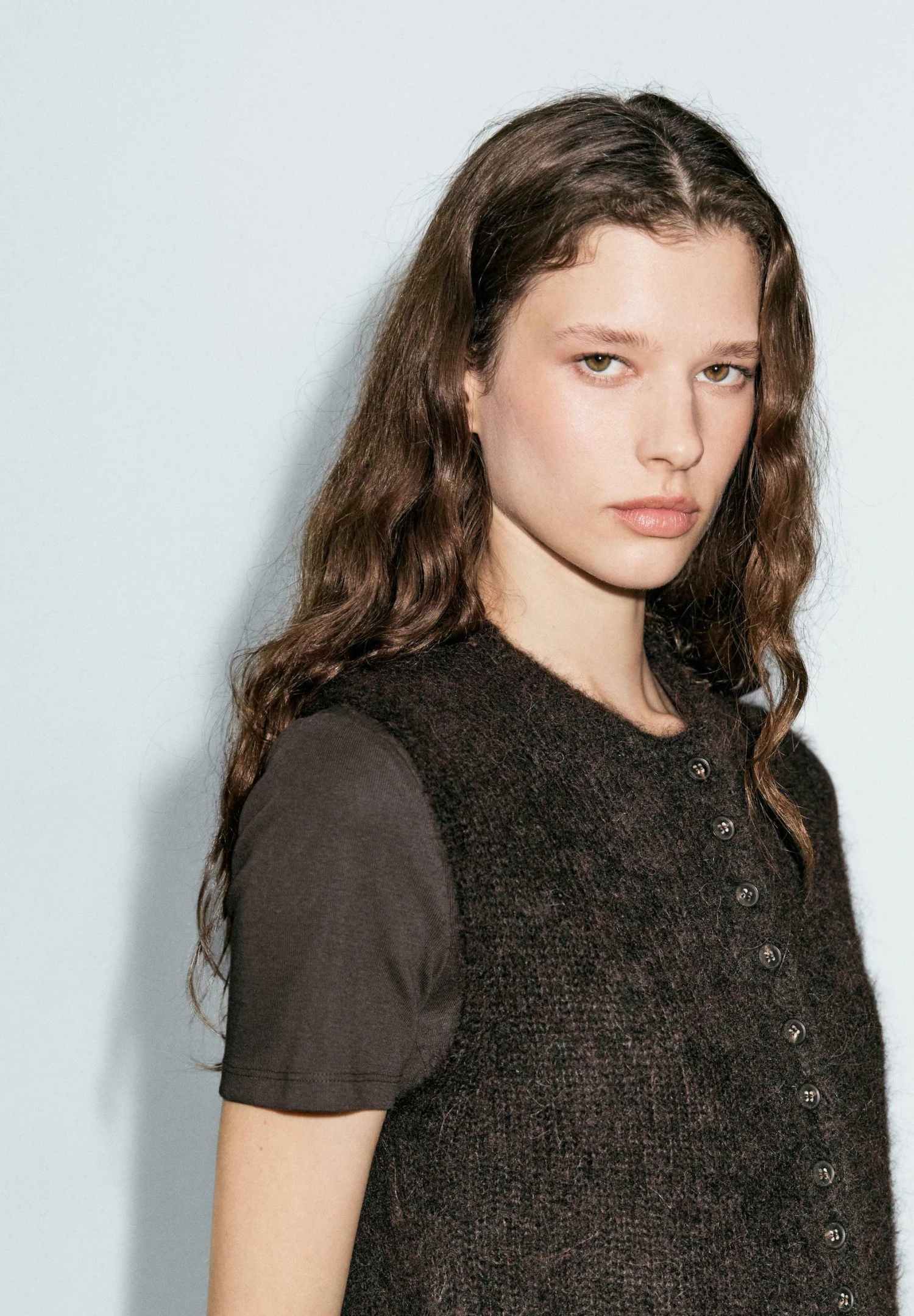 Massimo Dutti SLEEVELESS CREW NECK WITH BUTTONS - Waistcoat - Mottled Dark Brown 5 Massimo Dutti SLEEVELESS CREW NECK WITH BUTTONS - Waistcoat - Mottled Dark Brown - Image 3