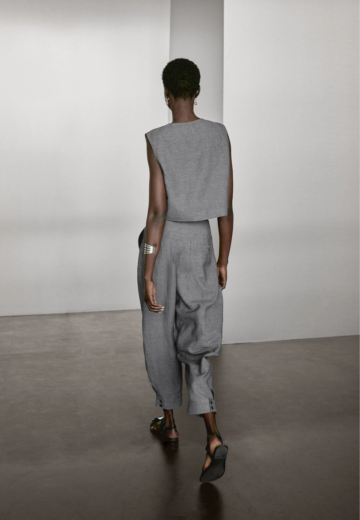 Massimo Dutti SHORT SLEEVELESS - Waistcoat - Grey 5 Massimo Dutti SHORT SLEEVELESS - Waistcoat - Grey - Image 3