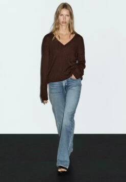 Massimo Dutti V-NECK WITH BRAIDED DETAIL - Jumper - Mottled Dark Brown 20 Massimo Dutti V-NECK WITH BRAIDED DETAIL - Jumper - Mottled Dark Brown -Massimo Dutti Shop a1c932e1076a43a2b506d0d151044f51