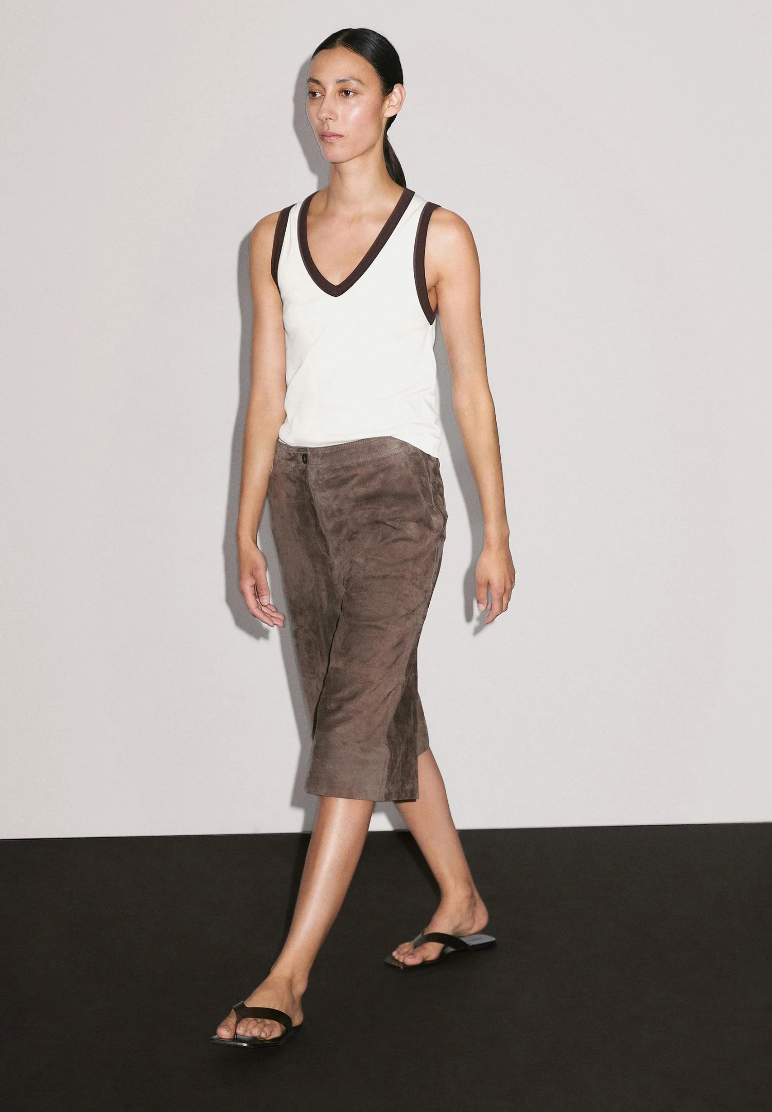 Massimo Dutti RIBBED V-NECK WITH THICK STRAPS - Basic T-shirt - White 4 Massimo Dutti RIBBED V-NECK WITH THICK STRAPS - Basic T-shirt - White - Image 2