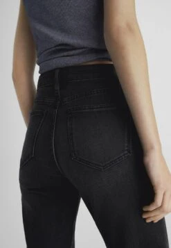 Massimo Dutti Cropped-Fit - Slim Fit Jeans 17 Massimo Dutti Cropped-Fit - Slim Fit Jeans -Massimo Dutti Shop a2264d2aac4c40b6ac8a45e98c8fe841