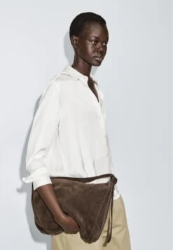 Massimo Dutti FLOWING SATIN LONG SLEEVE - Button-down Blouse - White Denim -Massimo Dutti Shop a28877e16fd741fab5591d194c742600