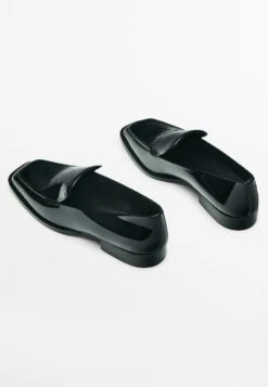 Massimo Dutti Square-Toe - Slip-Ons - Black -Massimo Dutti Shop a3b94bd1c32c4a3d92e4cbb4ce91920c