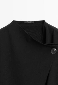 Massimo Dutti WITH CROSSOVER DETAIL AND BUTTON - Blouse - Black -Massimo Dutti Shop a3c09674172b4564add30b001a08d9f1