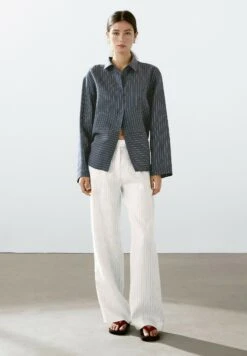 Massimo Dutti STRIPED WITH BUCKLE DETAIL - Trousers - White -Massimo Dutti Shop a3c50db80e964e5d991eb710060def14