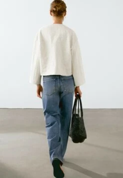 Massimo Dutti FLORAL FABRIC - Summer Jacket - Beige 14 Massimo Dutti FLORAL FABRIC - Summer Jacket - Beige -Massimo Dutti Shop a3f4d253a7ab4a53b977982ccbfaed8f