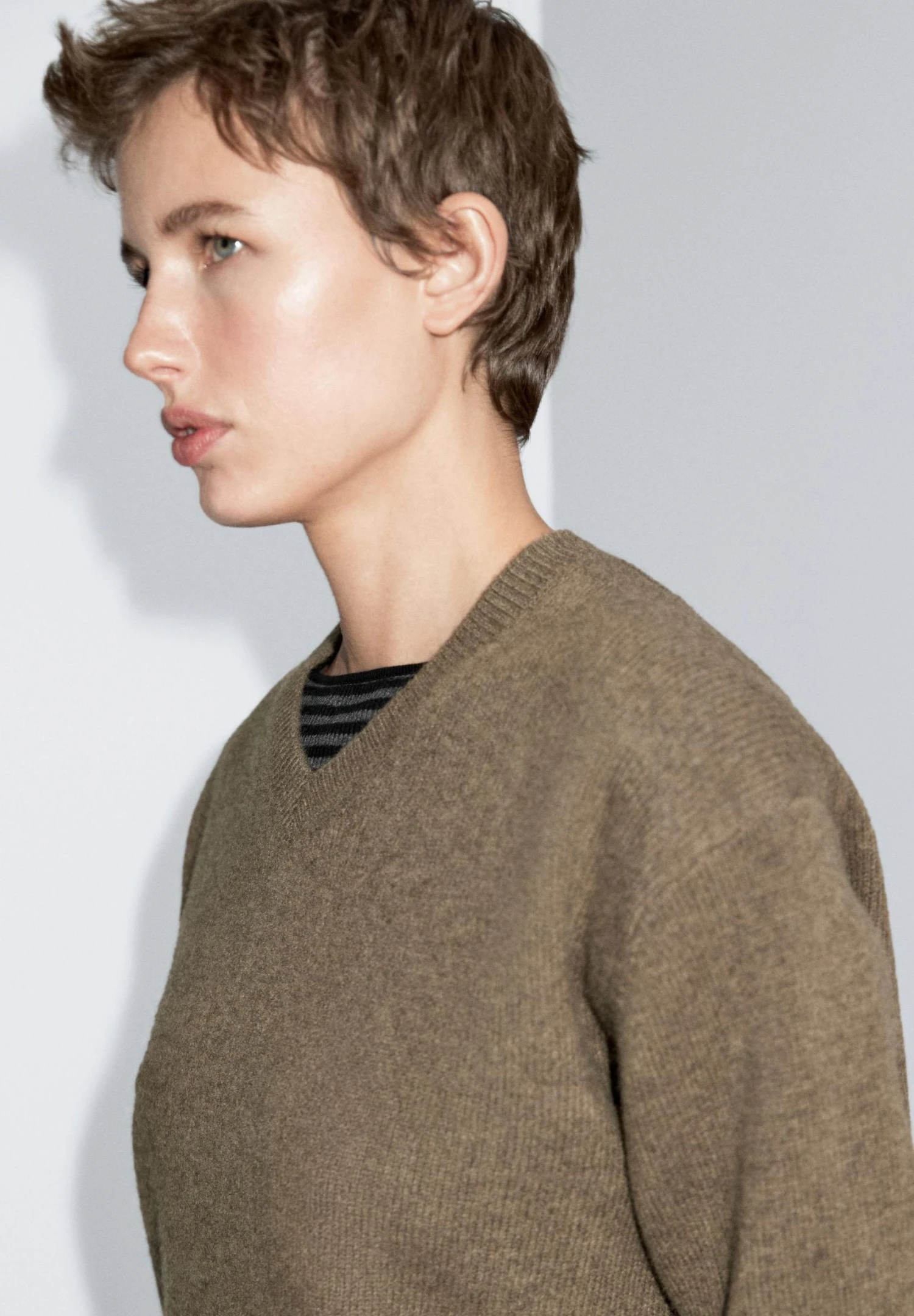 Massimo Dutti OVERSIZE V-NECK - Jumper - Ochre 6 Massimo Dutti OVERSIZE V-NECK - Jumper - Ochre - Image 4