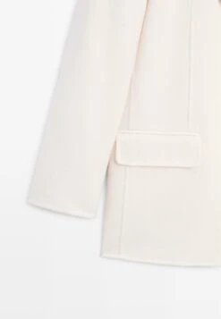 Massimo Dutti LAPEL COLLAR WITH DETACHABLE SCARF - Short Coat - White -Massimo Dutti Shop a4af181cb8fe4c22b8b5a731d71835ed