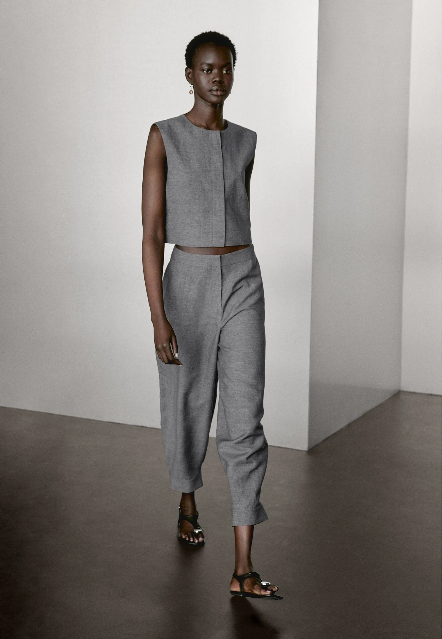 Massimo Dutti SHORT SLEEVELESS - Waistcoat - Grey 6 Massimo Dutti SHORT SLEEVELESS - Waistcoat - Grey - Image 4