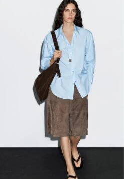 Massimo Dutti LONG BUTTONED - Button-down Blouse - Light Blue -Massimo Dutti Shop a55c60fb01284c709bb4c7290d2fedfe
