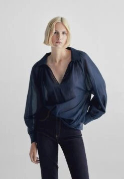 Massimo Dutti Flare Fit Rinse Wash High-Waist- Flared Jeans - Blue 15 Massimo Dutti Flare Fit Rinse Wash High-Waist- Flared Jeans - Blue -Massimo Dutti Shop a5fe1540484a4957814df8aaf46439b1