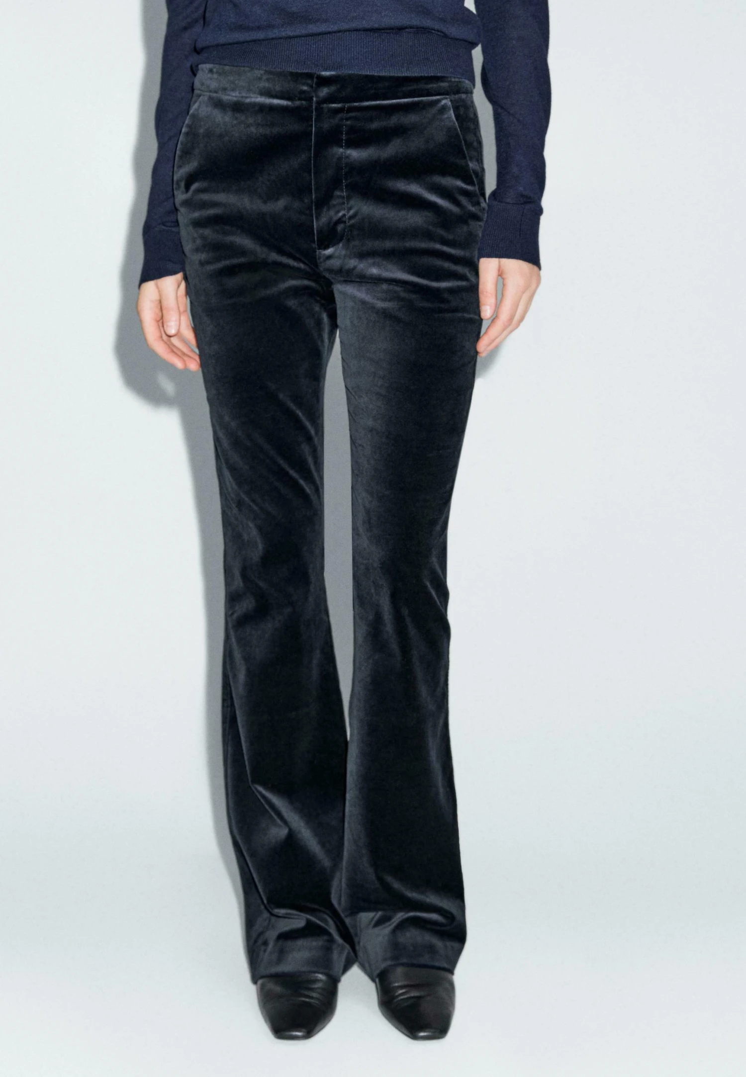 Massimo Dutti SKINNY FLARE FIT VELVET - Trousers - Dark Blue 3 Massimo Dutti SKINNY FLARE FIT VELVET - Trousers - Dark Blue