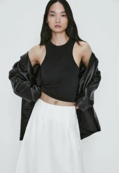 Massimo Dutti Sleeveless- Top - Black 21 Massimo Dutti Sleeveless- Top - Black -Massimo Dutti Shop a62b8cc5fd634b4bb8d063adac268e66