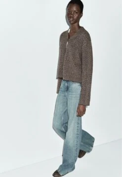 Massimo Dutti PINSTRIPE - Cardigan - Beige -Massimo Dutti Shop a63fa1ec0a1f49808f42e39ee4e9128d