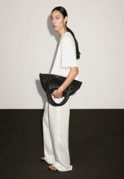 Massimo Dutti BOXY FIT WITH SHORT SLEEVE - Basic T-shirt - Beige -Massimo Dutti Shop a6668ca93e3c4382b557804c30473a14