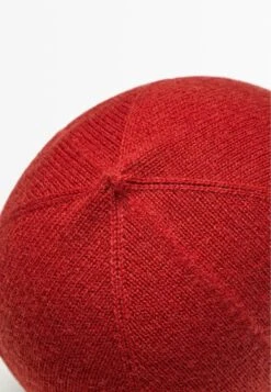 Massimo Dutti FINE - Beanie - Bordeaux -Massimo Dutti Shop a66de44276674c50aaf72e72c3bfdc7f