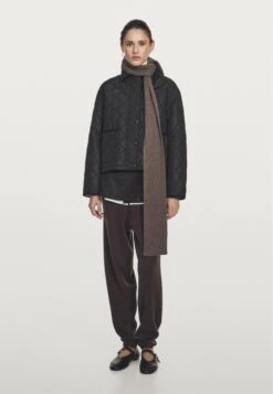 Massimo Dutti SHORT LIGHTWEIGHT WATER-REPELLENT CORDUROY PUFFER - Light Jacket - Black