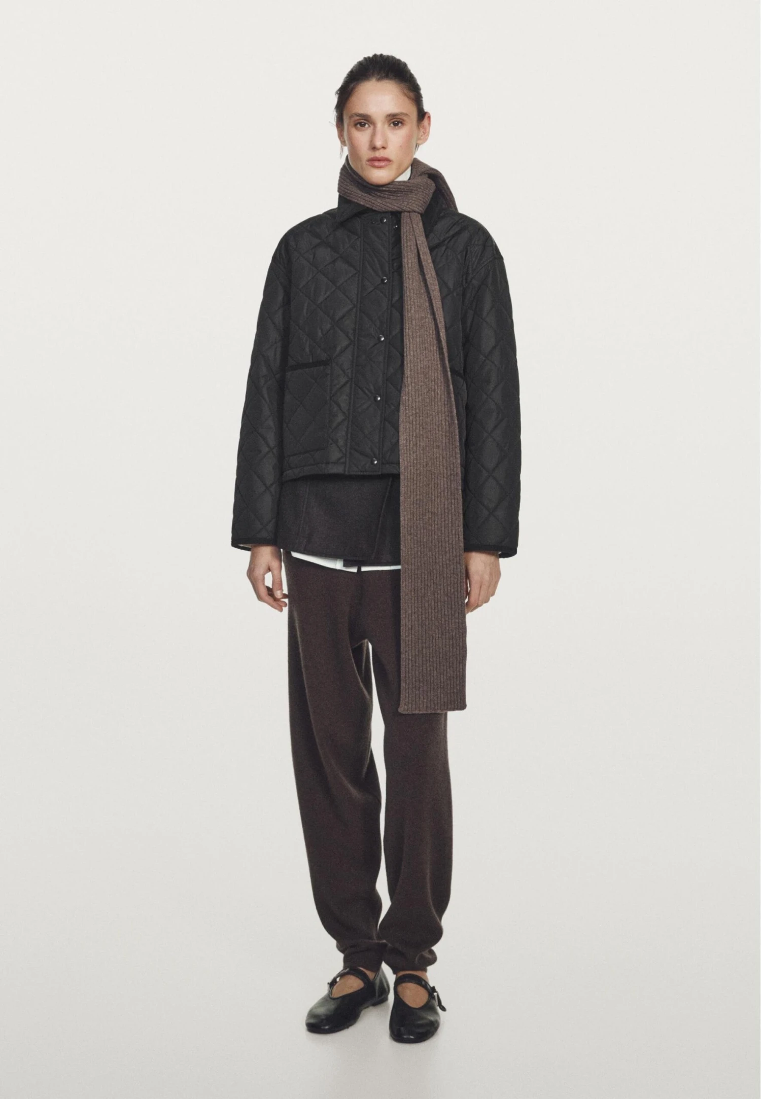 Massimo Dutti SHORT LIGHTWEIGHT WATER-REPELLENT CORDUROY PUFFER - Light Jacket - Black 3 Massimo Dutti SHORT LIGHTWEIGHT WATER-REPELLENT CORDUROY PUFFER - Light Jacket - Black