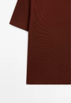 Massimo Dutti WIDE FIT SHORT SLEEVE WITH CREW NECK - Basic T-shirt - DARK RED -Massimo Dutti Shop a8447ea2cbef4134a89a20ac0b1f28c3