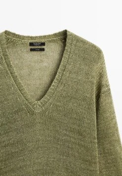 Massimo Dutti CUTWORK V-NECK - Jumper - Green 19 Massimo Dutti CUTWORK V-NECK - Jumper - Green -Massimo Dutti Shop a8769b08c4bc4bce80e5a31bc4023839