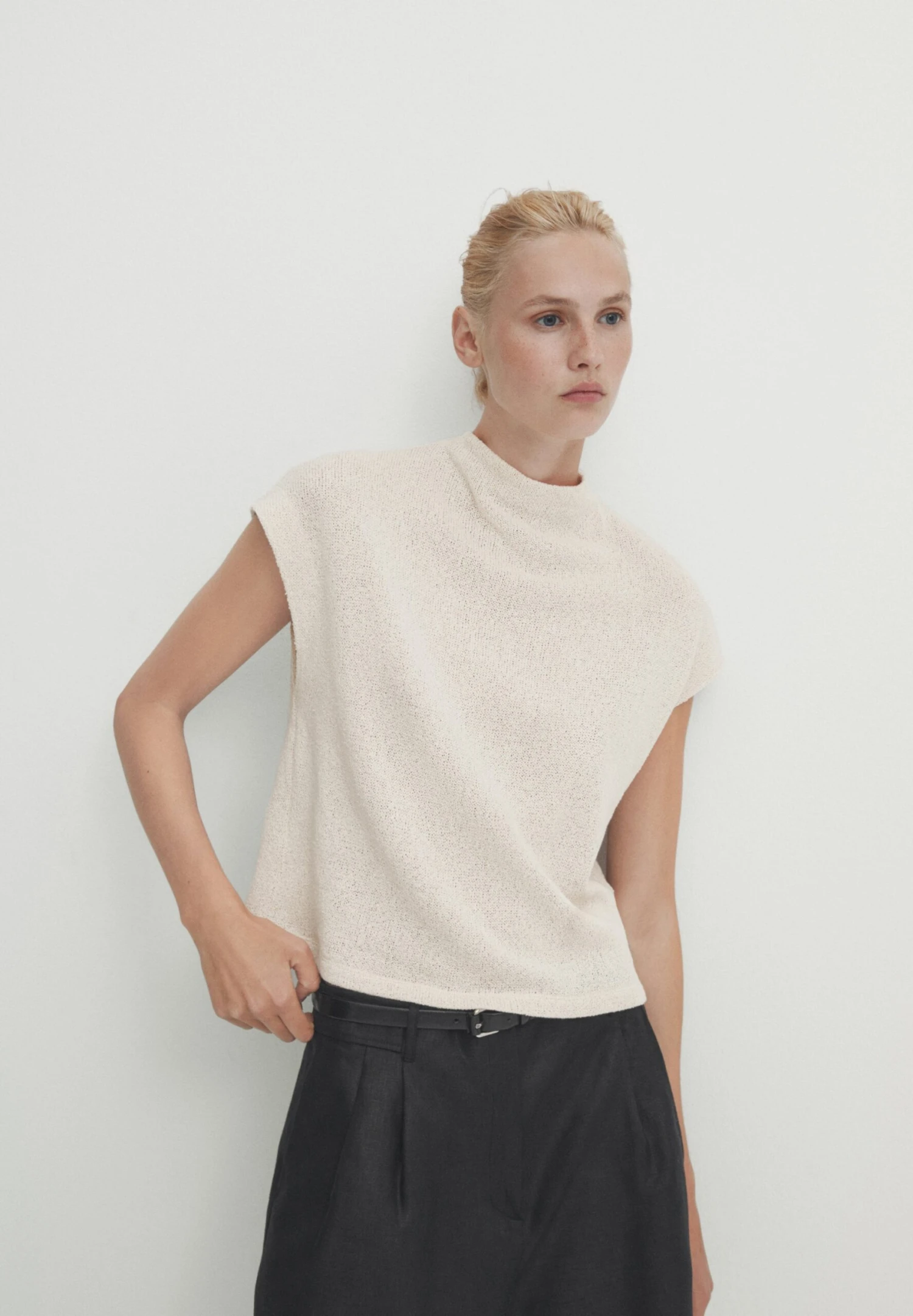 Massimo Dutti Textured Mock - Basic T-Shirt 3 Massimo Dutti Textured Mock - Basic T-Shirt