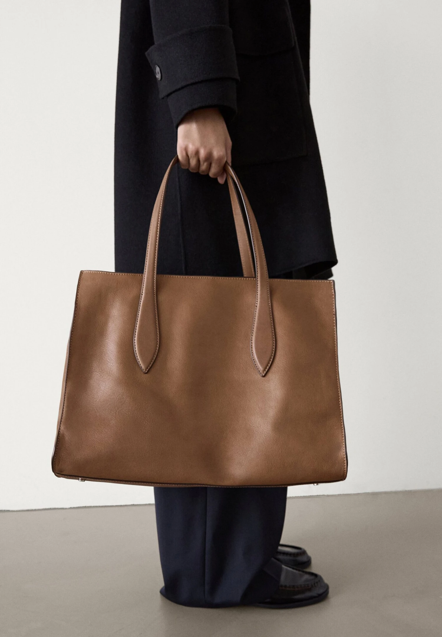 Massimo Dutti Handbag - Light Brown 4 Massimo Dutti Handbag - Light Brown - Image 2