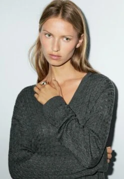 Massimo Dutti V-NECK WITH BRAIDED DETAIL - Jumper - Grey -Massimo Dutti Shop a938f7abadbc44789501044f92282d26