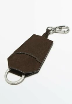 Massimo Dutti With Embossed Detail - Keyring - Ochre -Massimo Dutti Shop a9b1ab1cf25644e1b17e35af5e1f6aea
