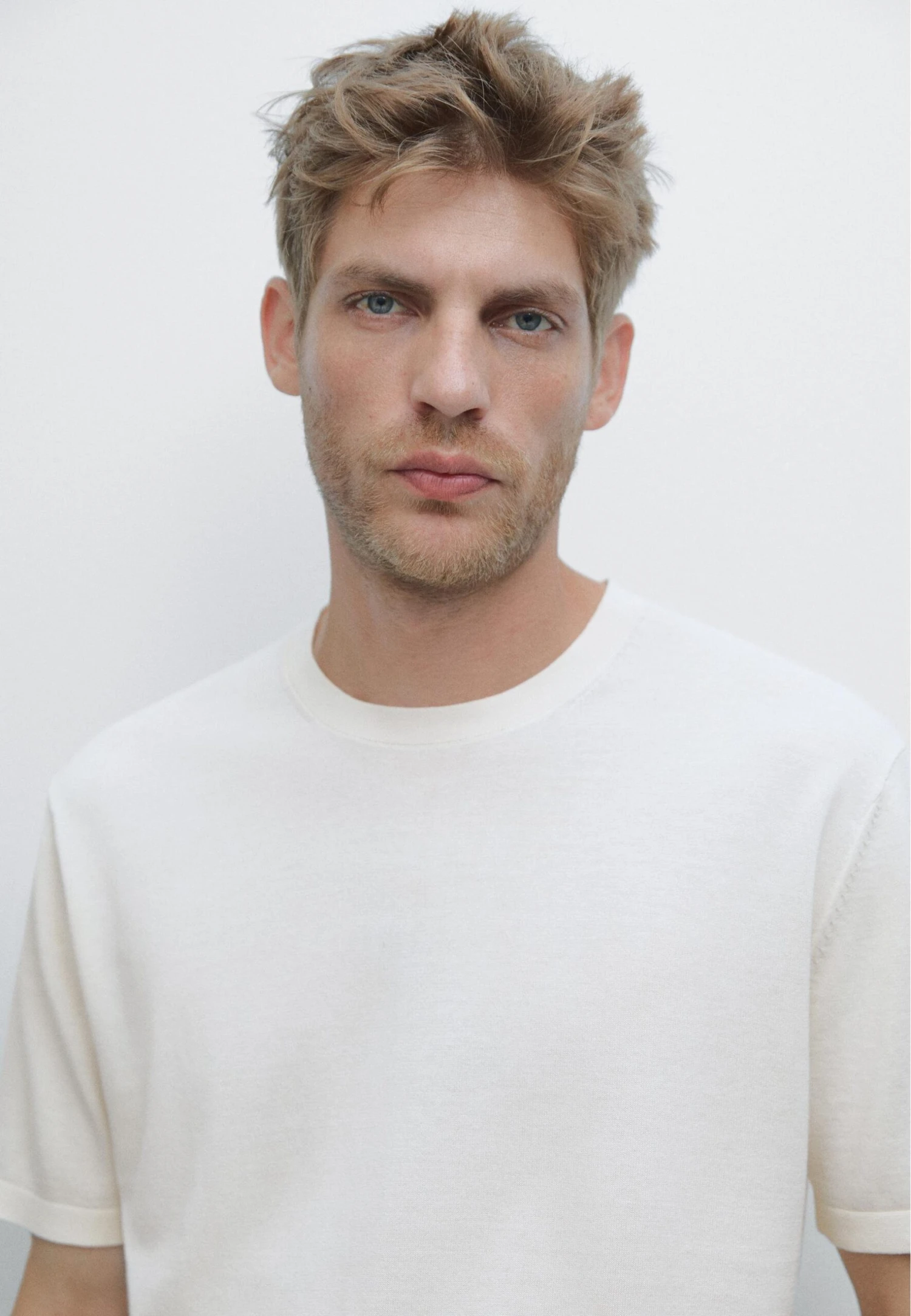 Massimo Dutti LIGHTWEIGHT CREW NECK WITH SHORT SLEEVE - Basic T-shirt - WHITE 6 Massimo Dutti LIGHTWEIGHT CREW NECK WITH SHORT SLEEVE - Basic T-shirt - WHITE - Image 4