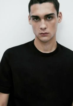 Massimo Dutti Short Sleeve- Basic T-Shirt - Black -Massimo Dutti Shop aa43f804c51f4693b7e900f4b9f87313