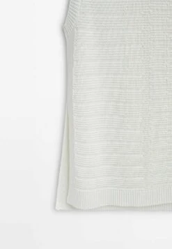 Massimo Dutti Textured With Vents - Top - White -Massimo Dutti Shop aa92be0de3f84ad9b9e9777bcd9e33d4
