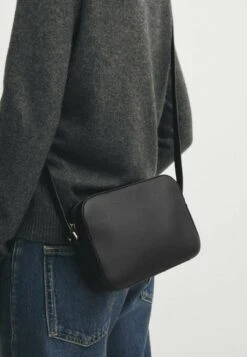 Massimo Dutti Camera Bag - Black