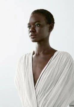 Massimo Dutti CONTRAST PLEATED LONG - Day Dress - White -Massimo Dutti Shop abb1516121e642399bb4dc113767744b