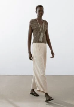 Massimo Dutti MID-WAIST WITH DOUBLE DARTS - Trousers - BEIGE -Massimo Dutti Shop abcbcb9e93404f6f8fa0bef49bd4dd87